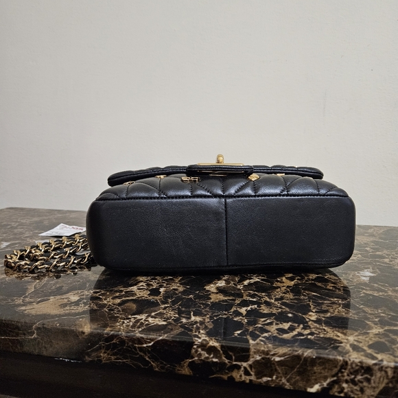 KARL LAGERFELD PARIS, AGYNESS shoulder bag with Charm -Black - Picture 3 of 6